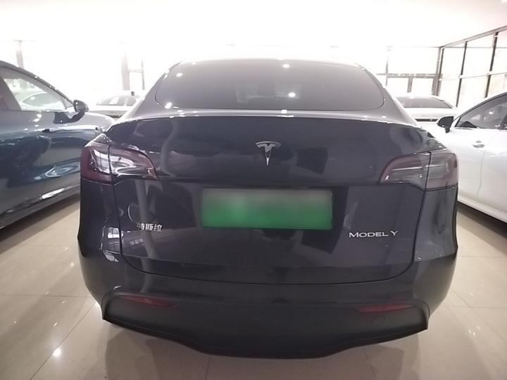 Model Y 2024 RWD photo 5