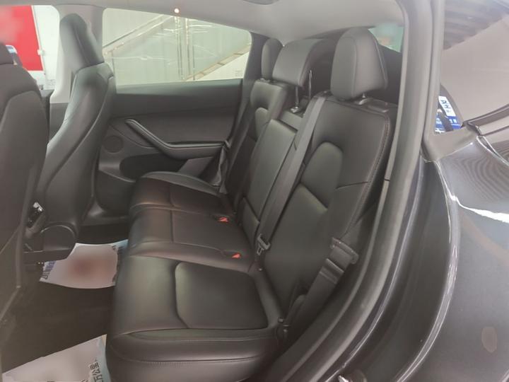 Model Y 2024 RWD photo 4