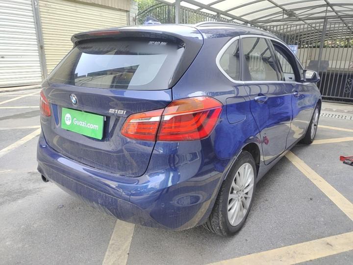 2 Series Wagon 2018 218i Leading photo 6
