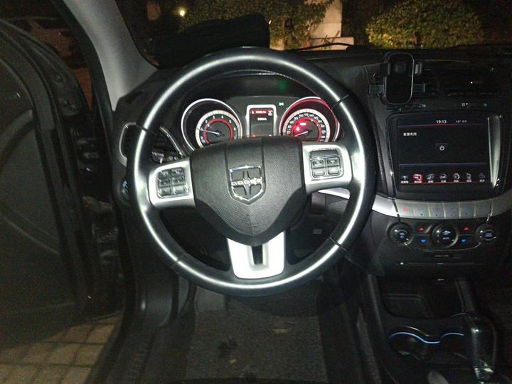 Dodge 2013 2.4L RWD photo 8