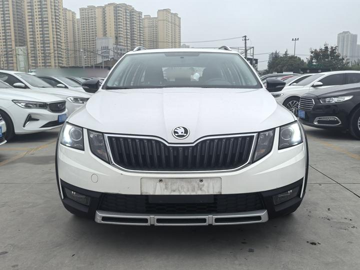 Octavia 2018 Wagon TSI230 DSG Comfort photo 2