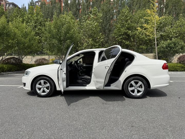 Lavida 2015 1.6L AT photo 4