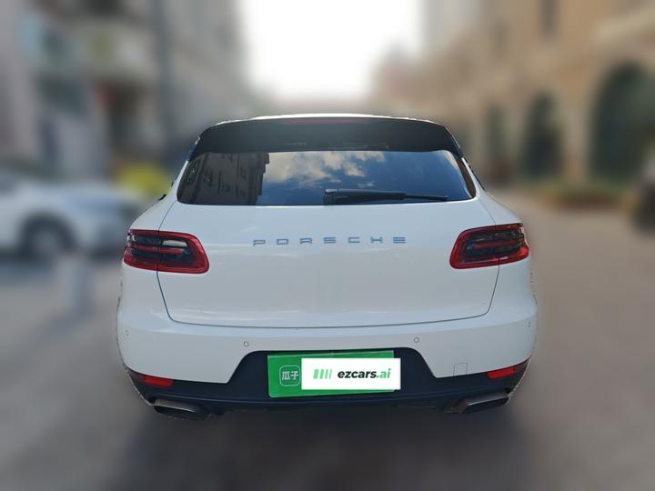 2017 Macan 2.0T photo 5