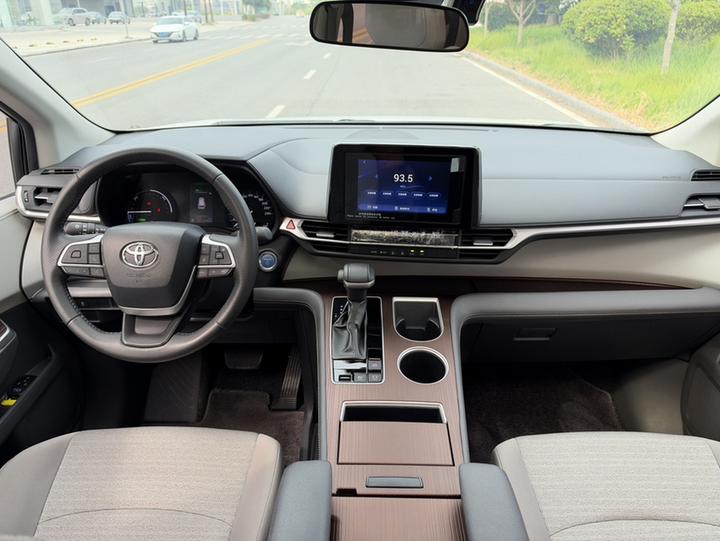 Sienna 2023 2.5L Hybrid Comfort photo 8