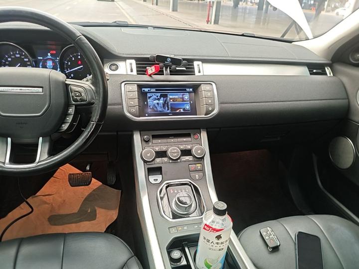 Range Rover Evoque 2016 2.0T SE photo 8