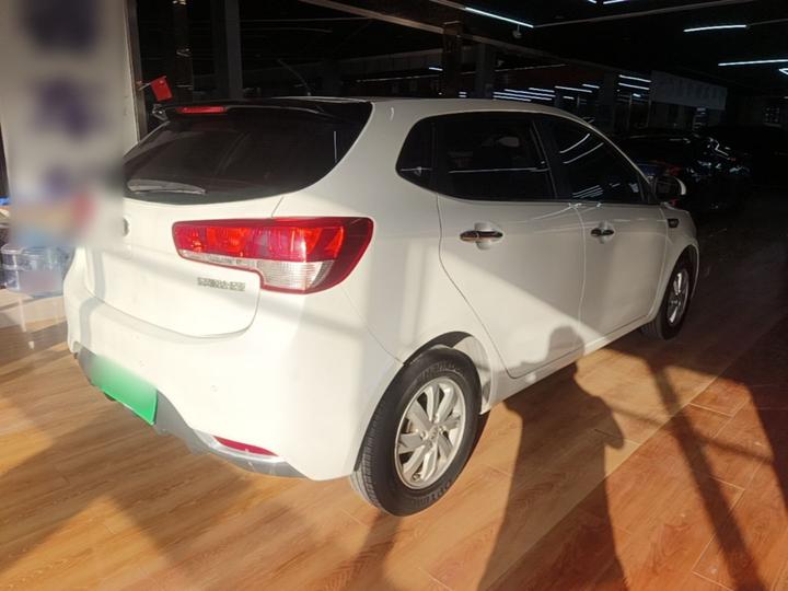 K2 2015 Hatchback 1.4L AT GLS photo 4