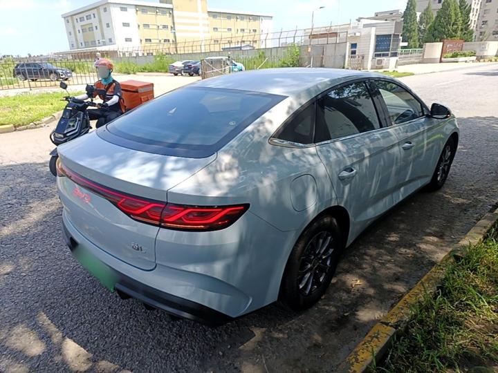 Qin L 2024 DM-i 80KM Leading photo 4