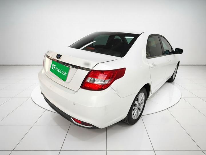 Vision 2017 1.5L AT photo 6