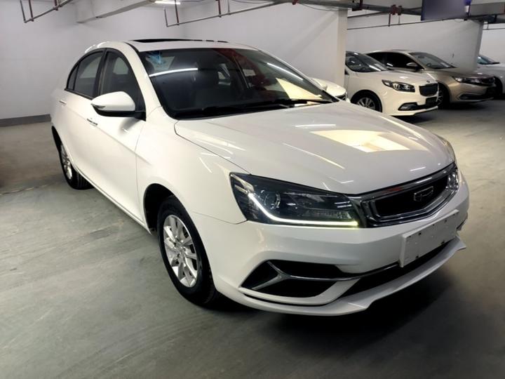 Emgrand 2020 1.5L MT Luxury photo 3
