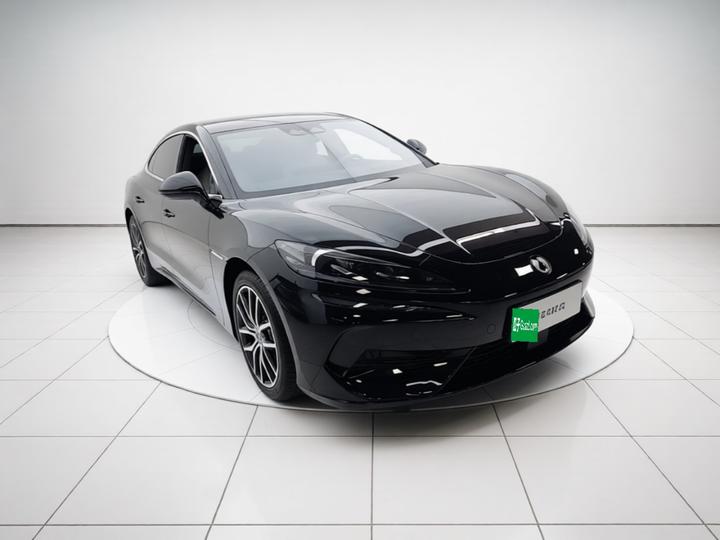 Z9 2024 1100km AWD Max photo 3