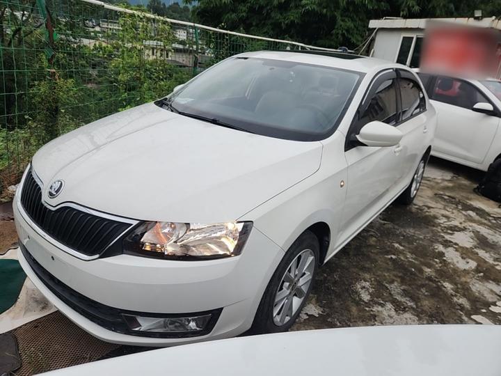 Rapid 2016 1.6L MT