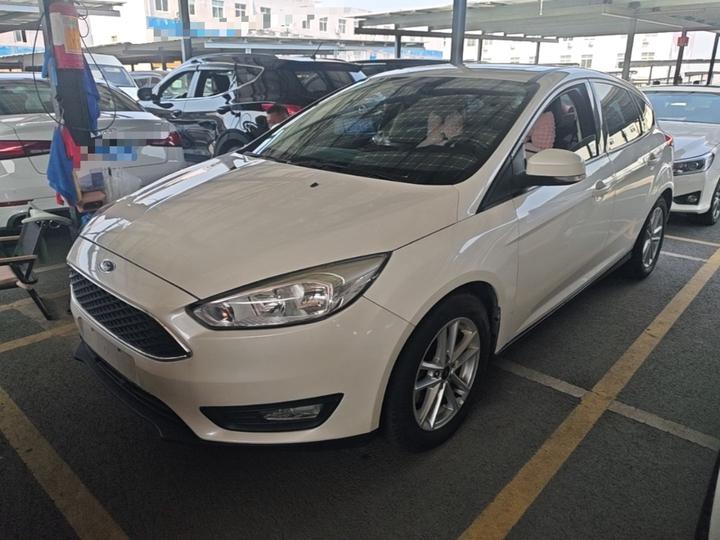 Focus 2018 Hatchback Classic 1.6L AT Fashion
