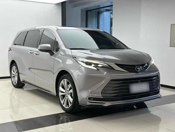 Sienna 2024 2.5L Hybrid Premium photo 3