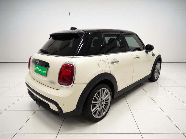 2022 1.5T COOPER Classic 5-Door photo 6