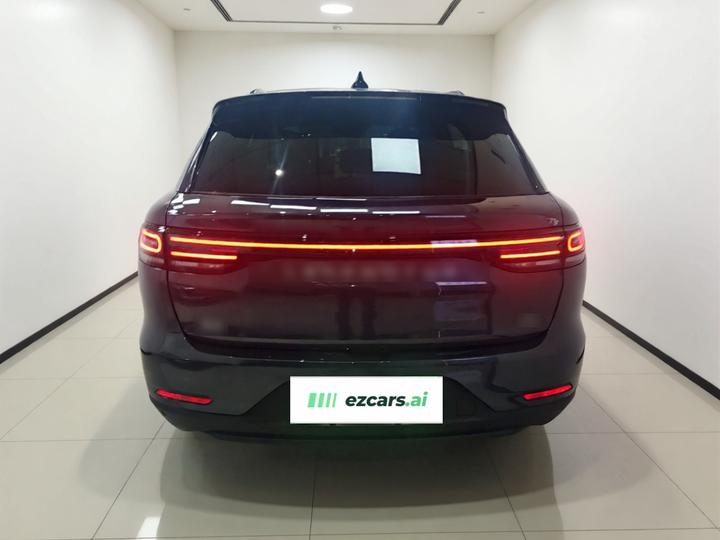 Leapmotor C11 2024 EREV 300 Exclusive photo 5