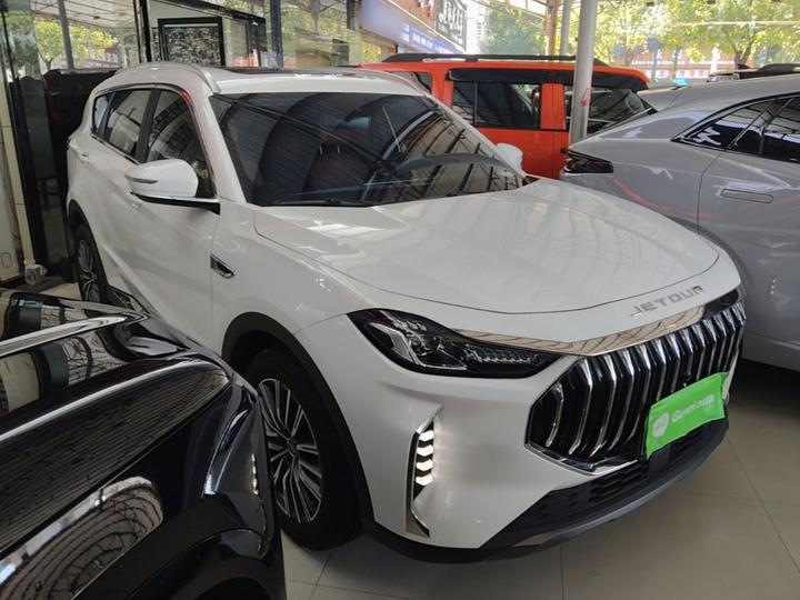 X70 PLUS 2025 Champion 1.5T DCTMAX 7-Seater photo 3