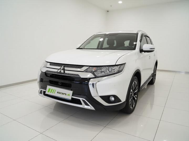 Outlander 2019 2.0L RWD Enjoy 5-Seater China VI