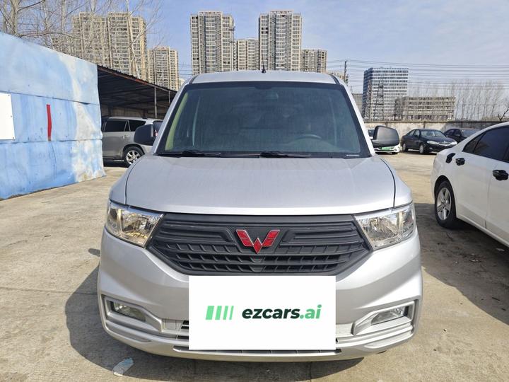 Wuling Hongguang V 2022 1.5L LAR photo 2