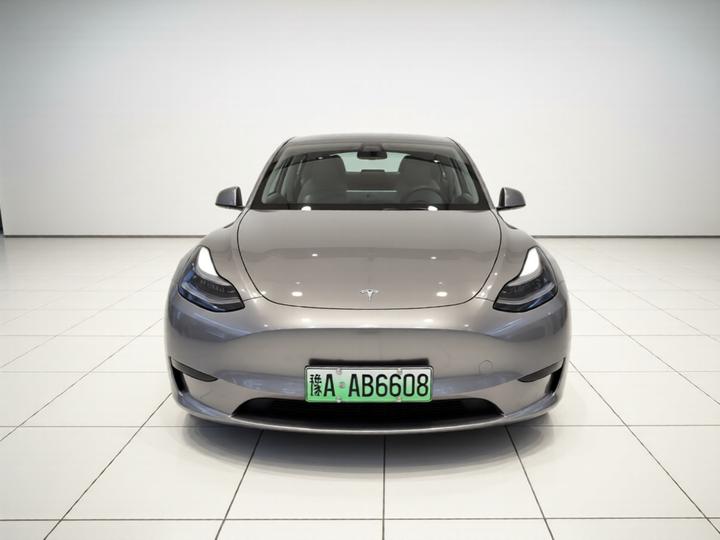 Model Y 2022 Facelift RWD photo 2