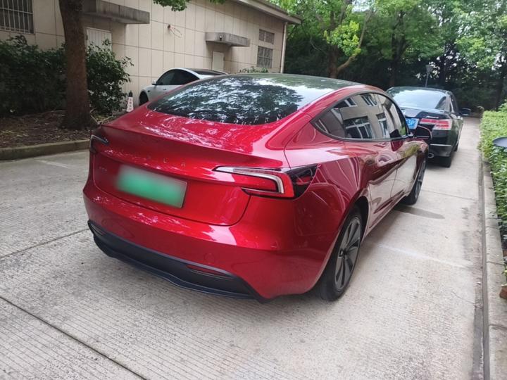 Model 3 2023 RWD photo 4