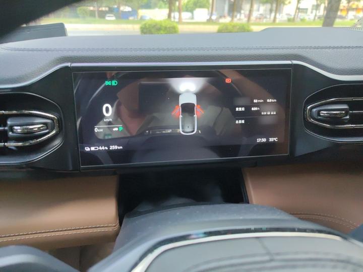 ES6 2020 600KM Sport photo 4