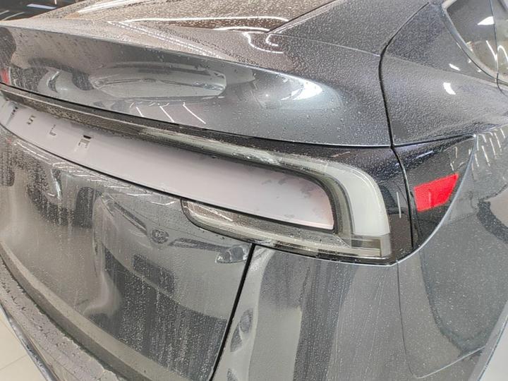 Model Y 2025 RWD photo 7