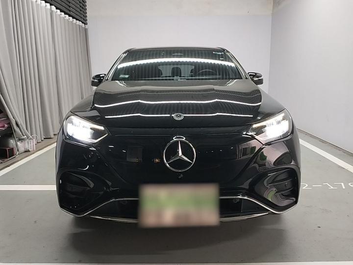 EQE SUV 2023 350 4MATIC photo 2