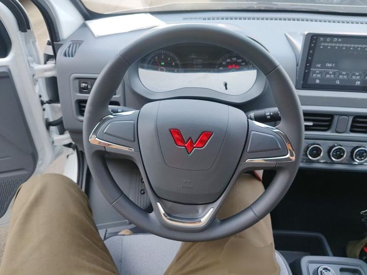 Wuling 2026 440km Bus Comfort 6-Seater photo 6