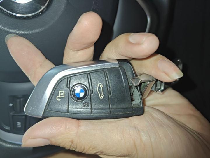 2 Series Wagon 2016 218i Leading photo 8