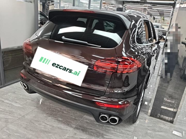 2016 Cayenne Platinum Edition 3.0T photo 4