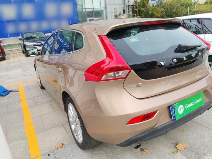 V40 2015 1.6T photo 4