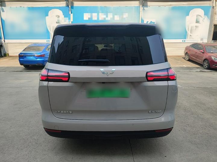 730 EV 2025 125km Luxury photo 5