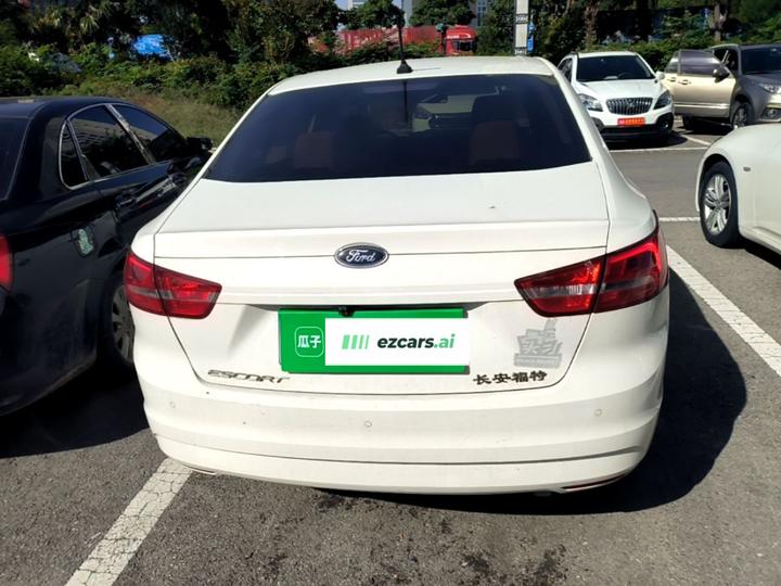 Escort 2017 Facelift 1.5L AT Comfort photo 5