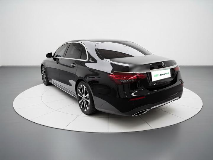 E-Class EV 2021 E 350 e L PHEV Sport photo 4