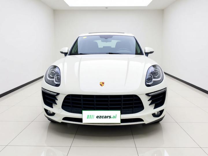 2017 Macan 2.0T photo 2