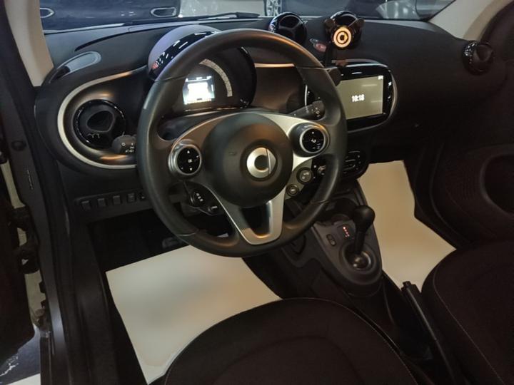 fortwo 2019 0.9T 66 Coupe China VI photo 5