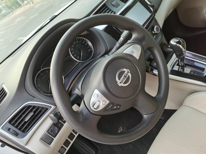 Sylphy 2016 1.6XV CVT Smart photo 3