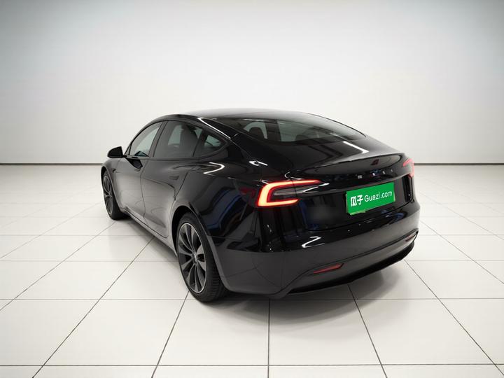 Model 3 2023 RWD photo 4
