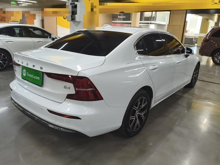 S60 2026 B4 Luxury photo 4