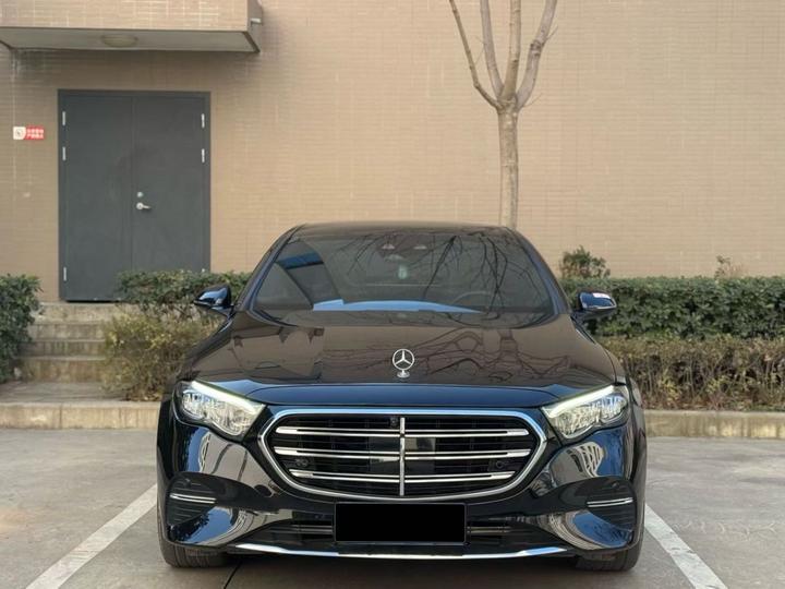 E-Class 2025 E 300 L Luxury photo 2