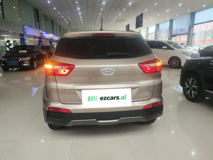 ix25 2015 1.6L AT RWD Smart GLS photo 5
