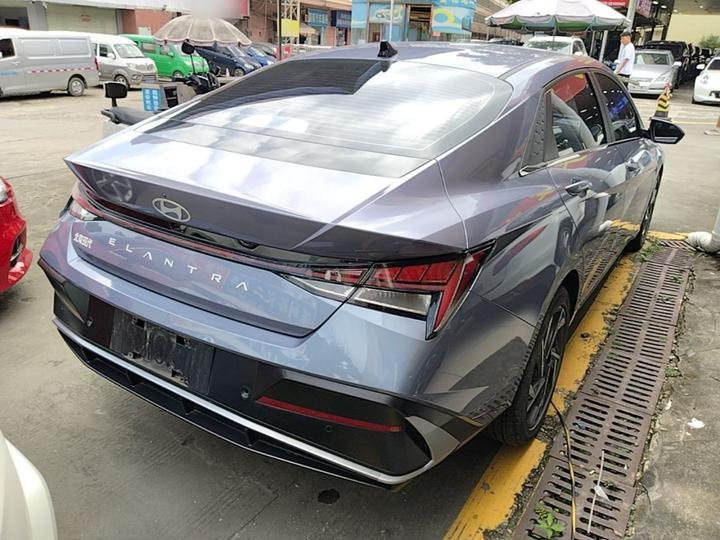 Elantra 2023 1.5L CVT LUX Premium photo 4