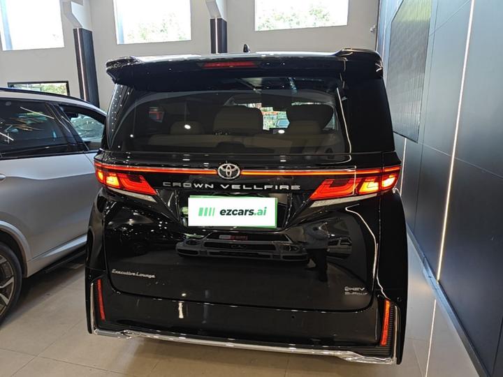 2024 Crown Hybrid 2.5L Supreme photo 3