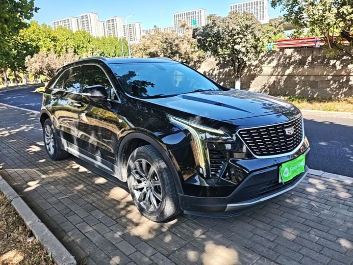 XT4 2020 Facelift 28T RWD Leading photo 3