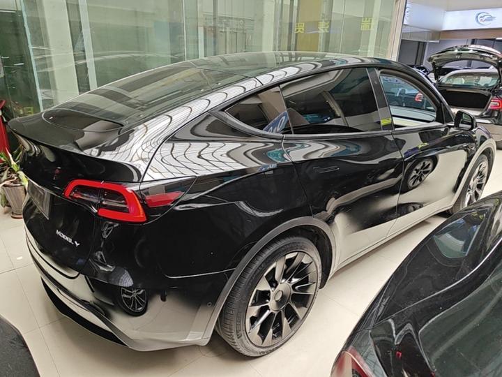 Model Y 2022 Facelift RWD photo 4