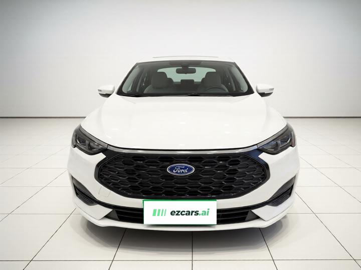 Escort 2021 1.5L AT photo 2