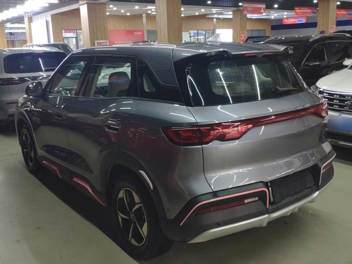 Yuan UP 2025 ADAS 401KM Leading photo 4