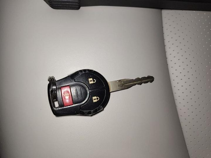 Tiida 2011 1.6L CVT Comfort photo 8