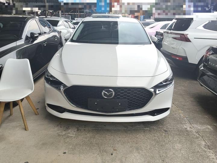 3 Axela 2022 2.0L AT photo 2