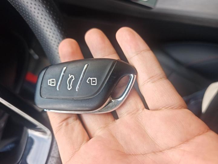 i5 2023 1.5L CVT Luxury photo 8